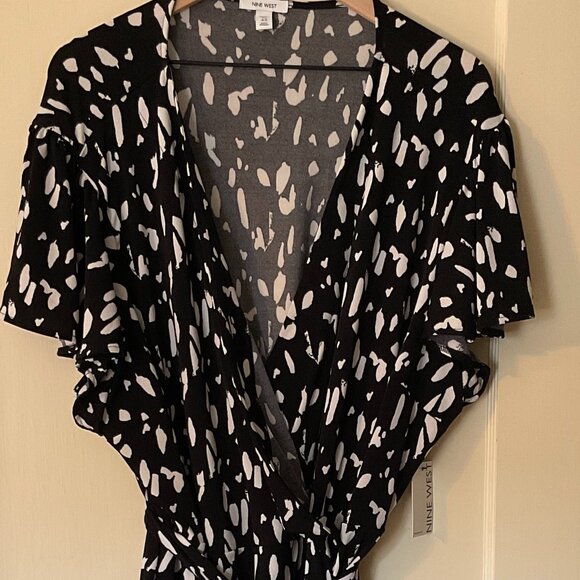 Nine West Flutter Sleeve Wrap Dress Size 4X NWT  Black White - Picture 1 of 10